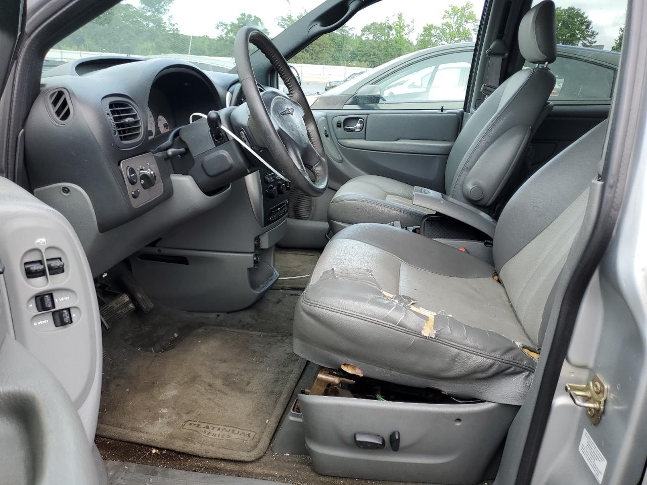 2004 Chrysler Town & Country Touring VIN: 2C4GP54L64R565957 Lot: 58507155