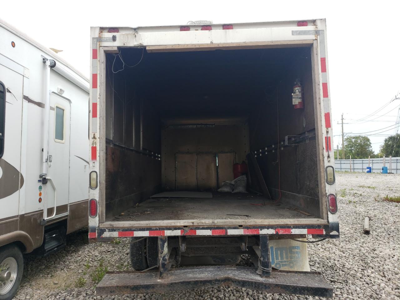 2002 Ford Econoline E450 Super Duty Cutaway Van VIN: 1FDXE45F02HA72496 Lot: 57474595