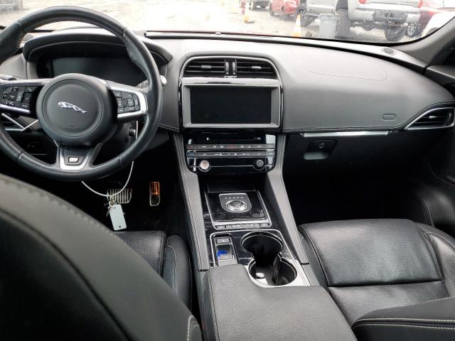 Паркетники JAGUAR F-PACE 2017 Красный