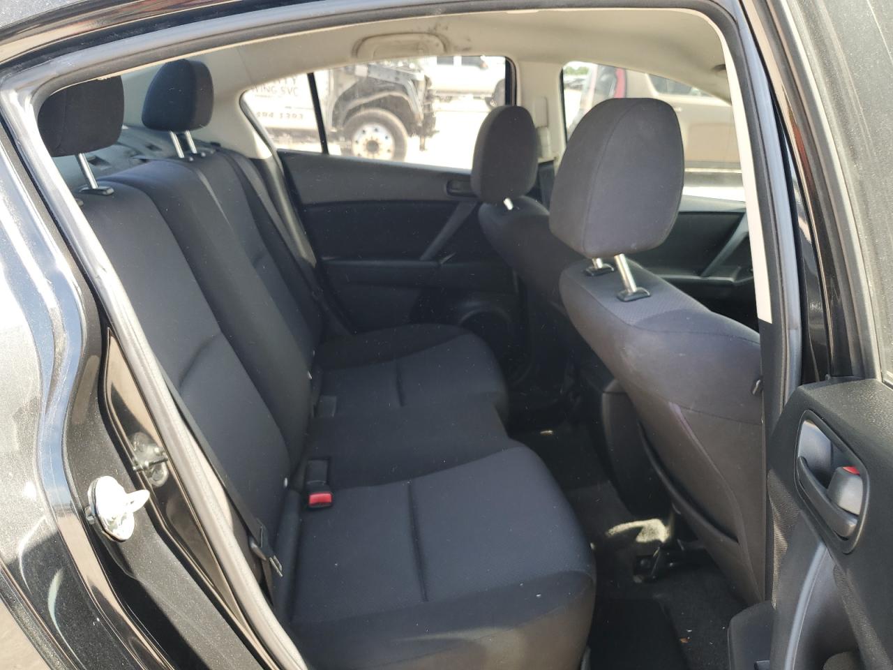 2011 Mazda 3 I VIN: JM1BL1UGXB1462561 Lot: 56962365