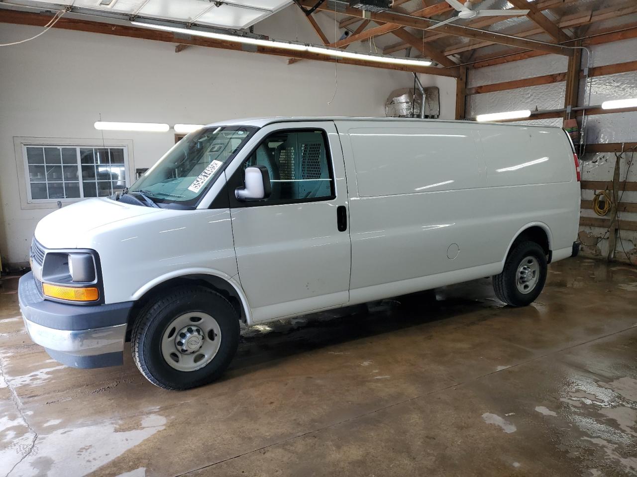 2017 Chevrolet Express G2500 за продажба в Pekin, IL - Minor Dent/Scratches