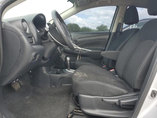  NISSAN VERSA 2017 Srebrny