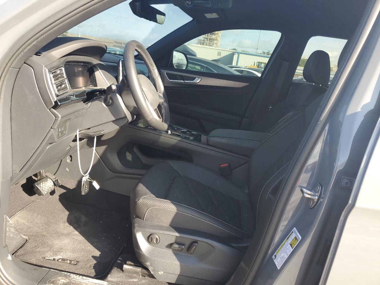 2024 Volkswagen Atlas Cross Sport Se VIN: 1V2WE2CA2RC262320 Lot: 57114235