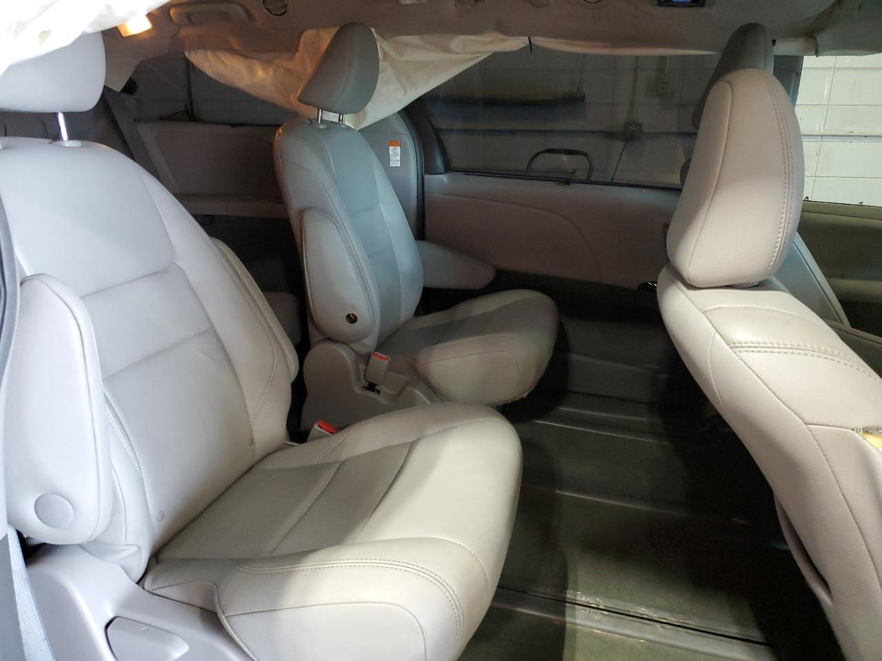 2015 Toyota Sienna Xle VIN: 5TDDK3DC2FS116985 Lot: 57269975