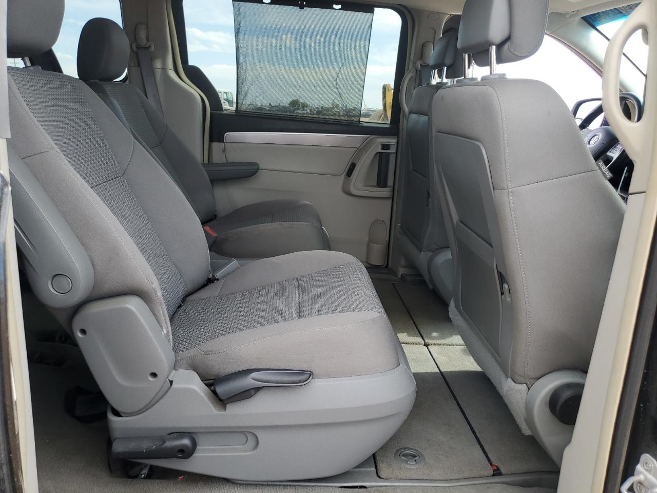 2011 Volkswagen Routan S VIN: 2V4RW4DGXBR670237 Lot: 58022435