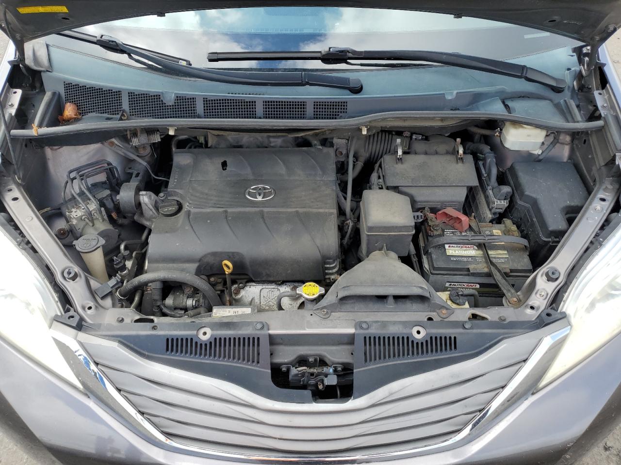 2011 Toyota Sienna Xle VIN: 5TDYK3DC1BS087197 Lot: 56860295