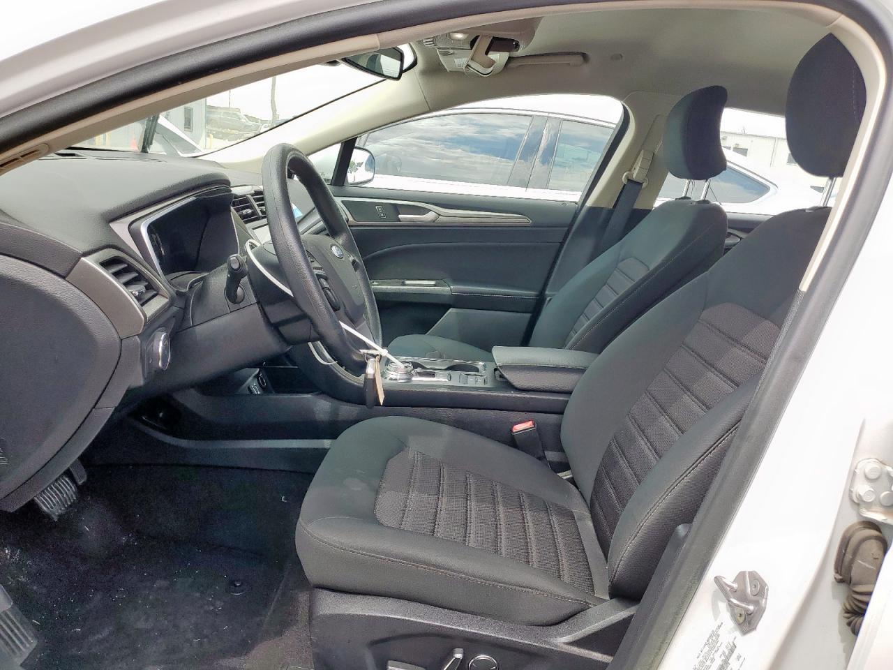 2019 Ford Fusion Se VIN: 3FA6P0LU4KR263976 Lot: 54066175