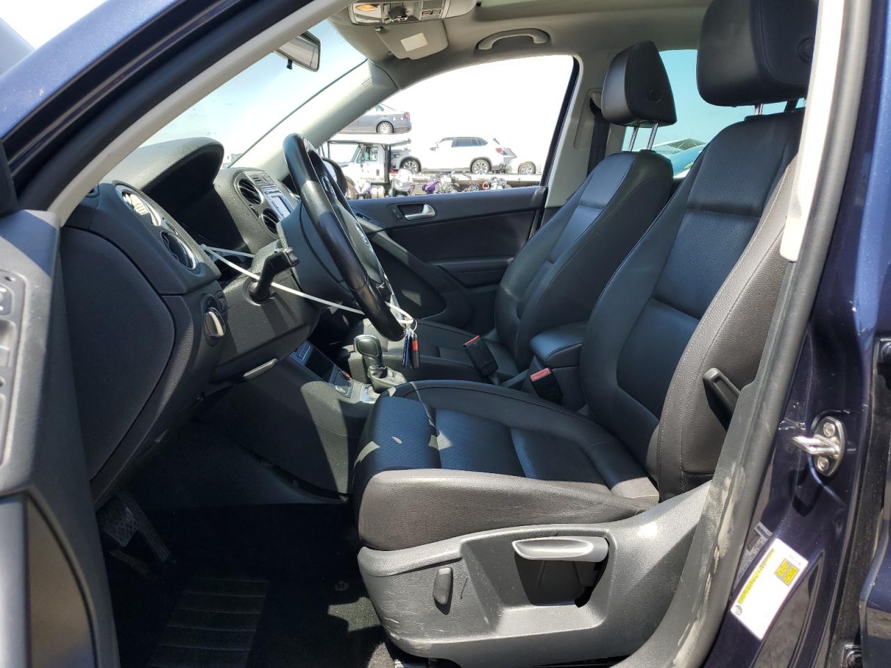 2015 Volkswagen Tiguan S VIN: WVGAV7AX1FW505623 Lot: 56686545