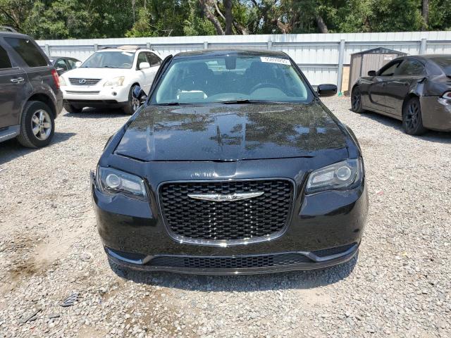  CHRYSLER 300 2018 Czarny