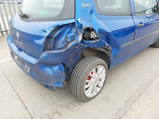 2011 RENAULT CLIO BIZU
