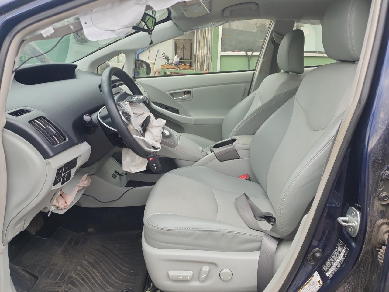 2013 Toyota Prius - Image 7