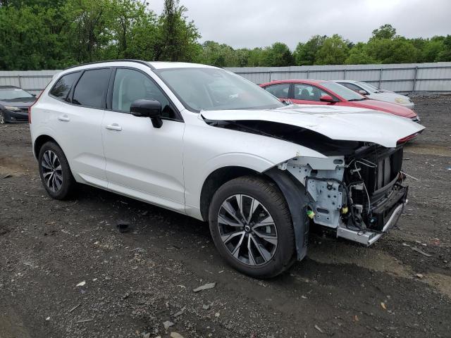  VOLVO XC60 PLUS 2024 Белы