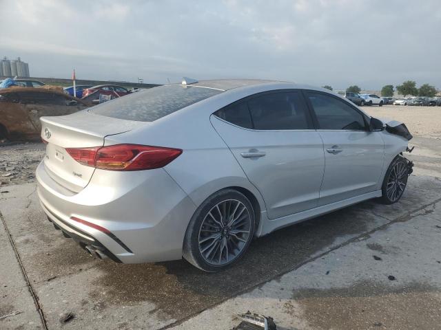  HYUNDAI ELANTRA 2018 Srebrny