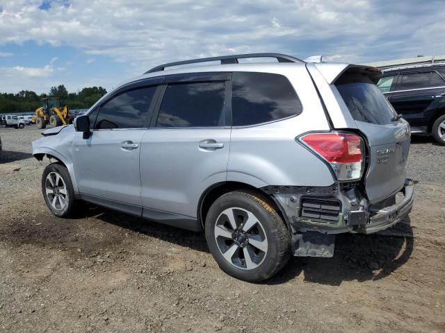  SUBARU FORESTER 2018 Srebrny