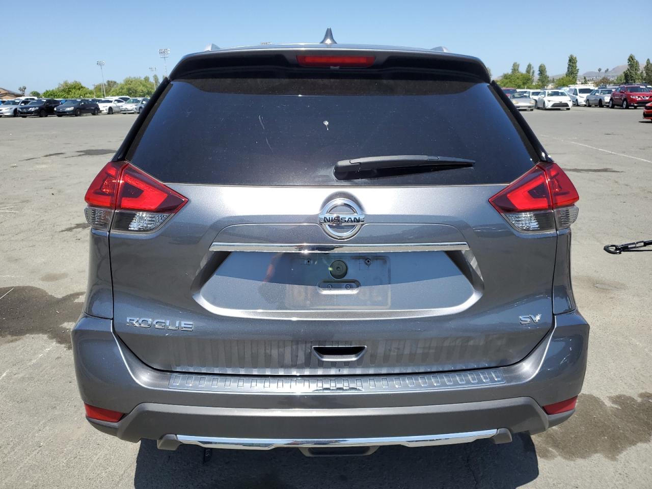 2018 Nissan Rogue S VIN: KNMAT2MTXJP586369 Lot: 55853455