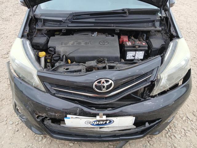 2012 TOYOTA YARIS SR V