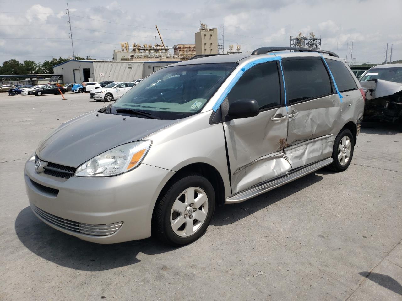 2005 Toyota Sienna Ce for Sale in New Orleans, LA - Side