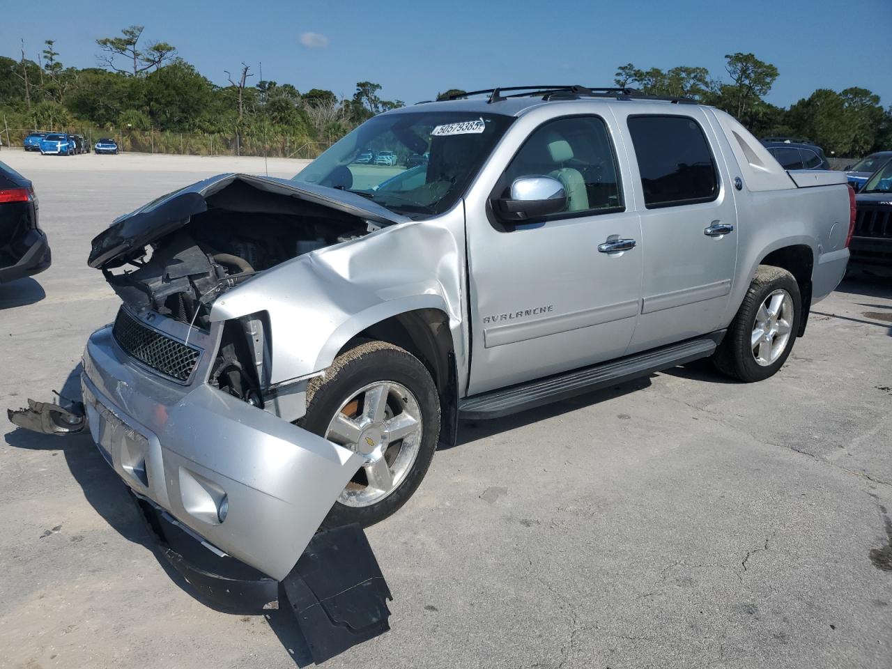 2013 Chevrolet Avalanche Lt for Sale in Fort Pierce, FL - Front End