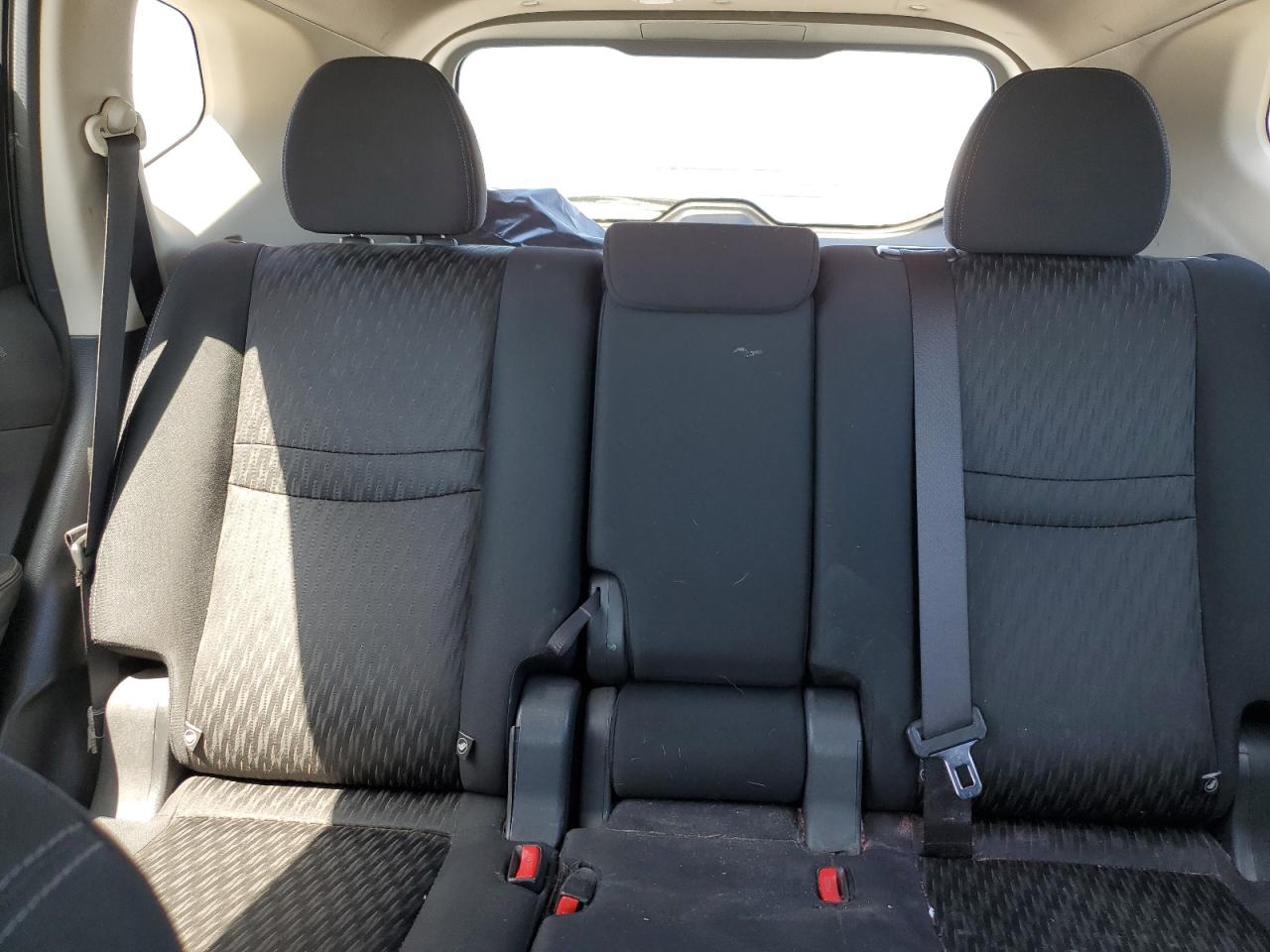 2017 Nissan Rogue S VIN: KNMAT2MV7HP511897 Lot: 56402555
