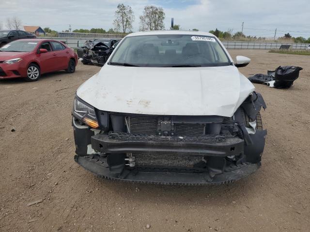  VOLKSWAGEN PASSAT 2017 Белый