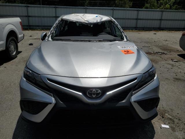  TOYOTA CAMRY 2022 Srebrny