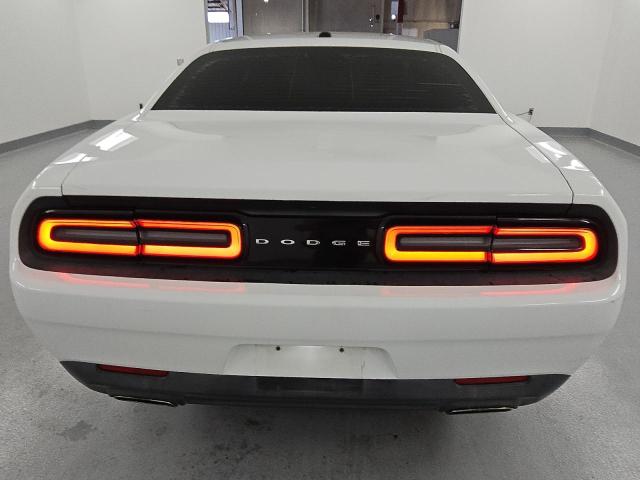 Coupet DODGE CHALLENGER 2015 White