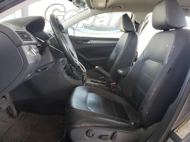 Sedans VOLKSWAGEN PASSAT 2014 Szary