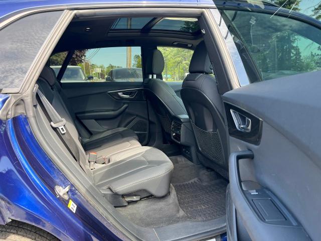  AUDI Q8 2019 Granatowy