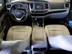2016 Toyota Highlander Le for Sale in Blaine, MN - Front End