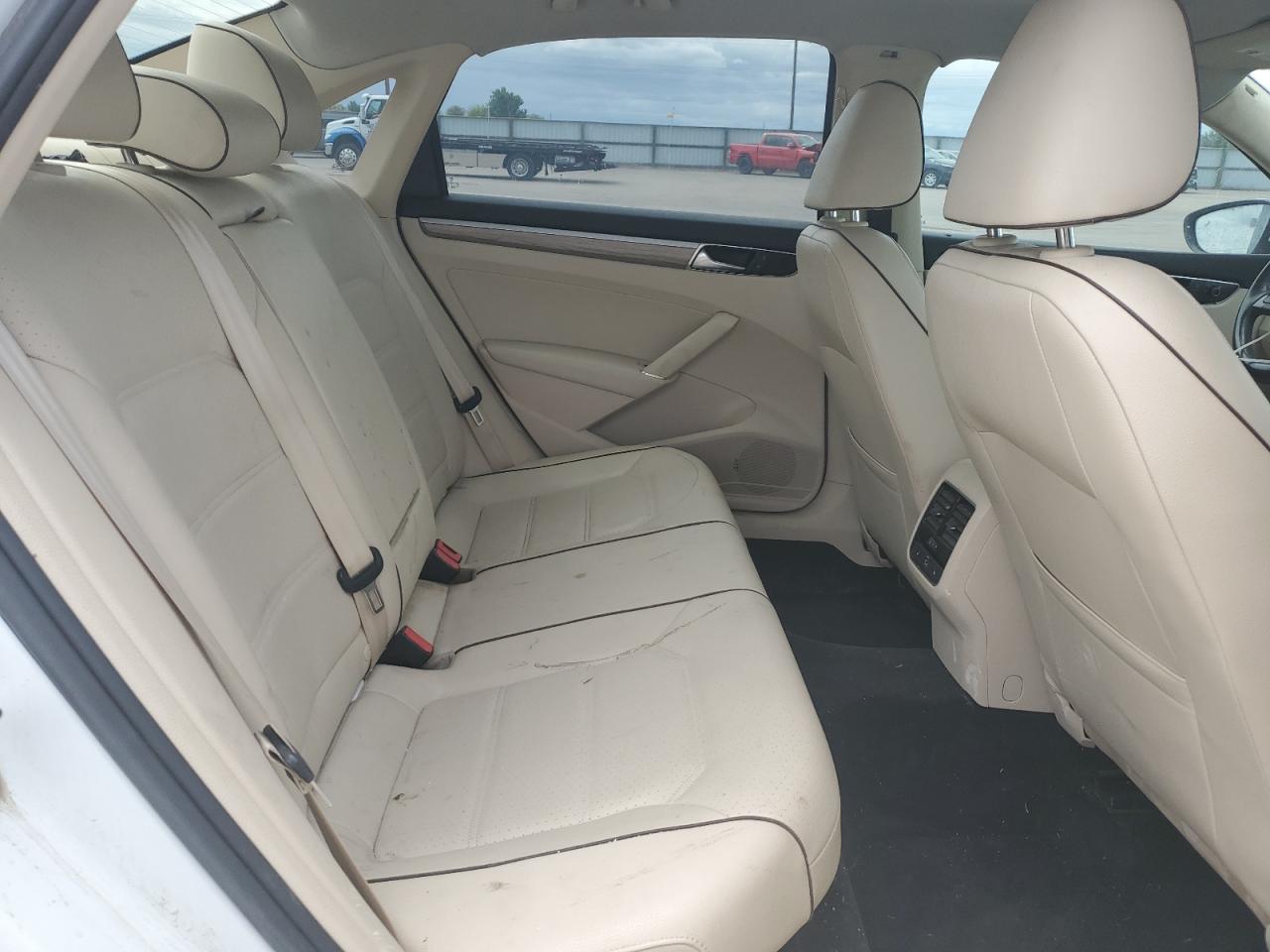 2017 Volkswagen Passat Se VIN: 1VWGT7A33HC032343 Lot: 57573335