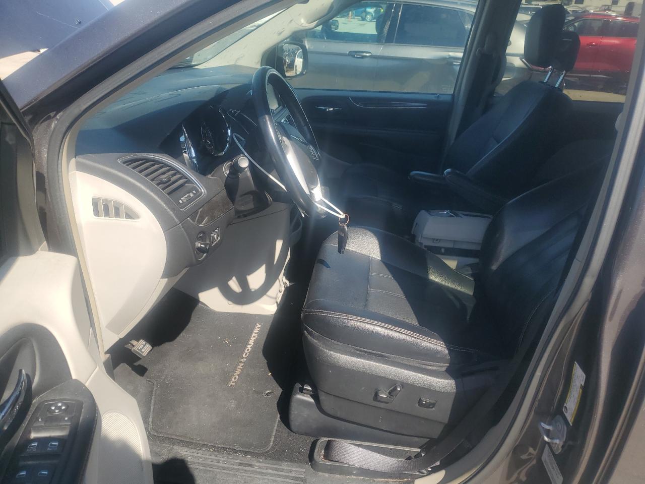 2015 Chrysler Town & Country Touring VIN: 2C4RC1BG2FR545744 Lot: 55958645