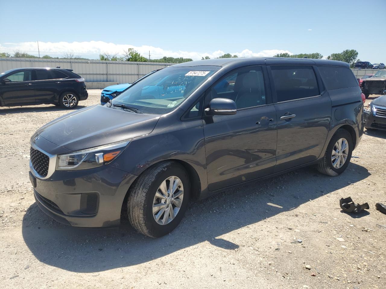 2017 Kia Sedona Lx للبيع في Kansas City، KS - Front End
