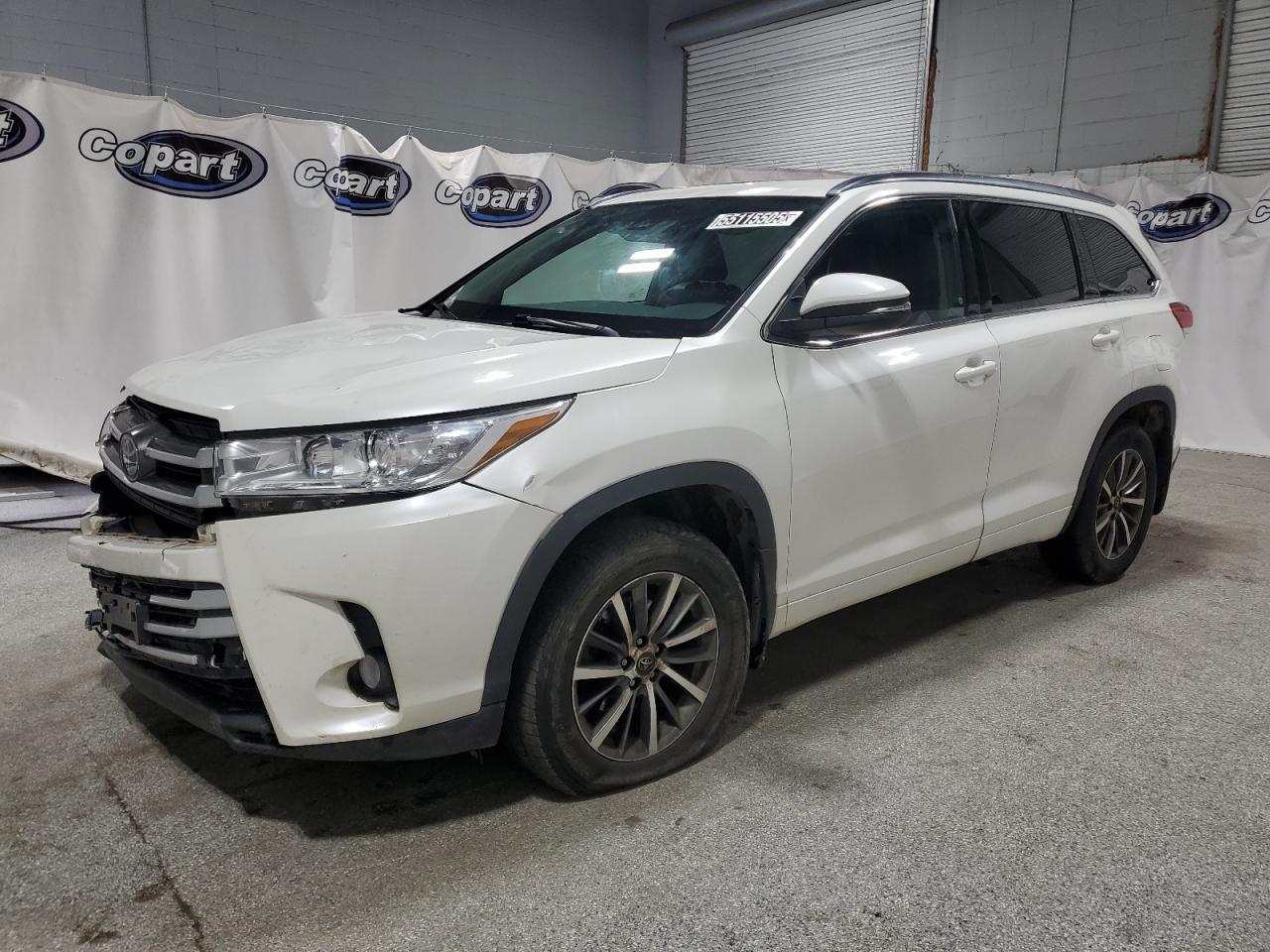 2017 Toyota Highlander Se იყიდება Ham Lake-ში, MN - All Over