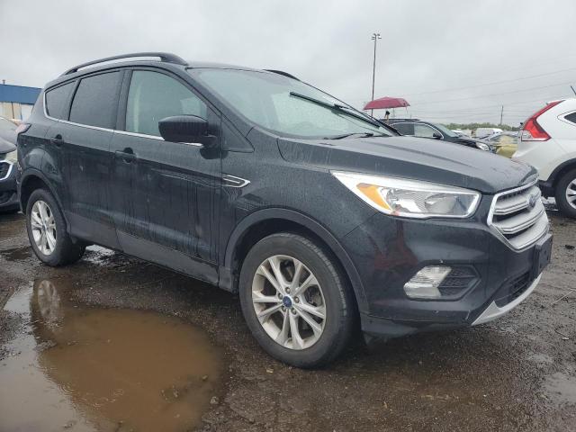  FORD ESCAPE 2018 Чорний