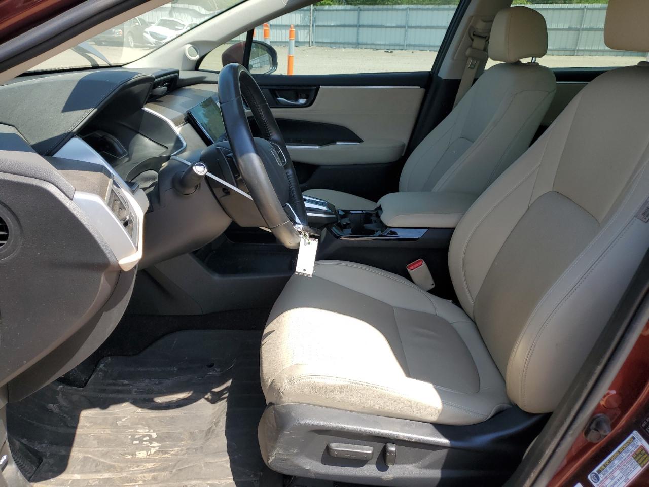2018 Honda Clarity Touring VIN: JHMZC5F31JC001136 Lot: 56040165