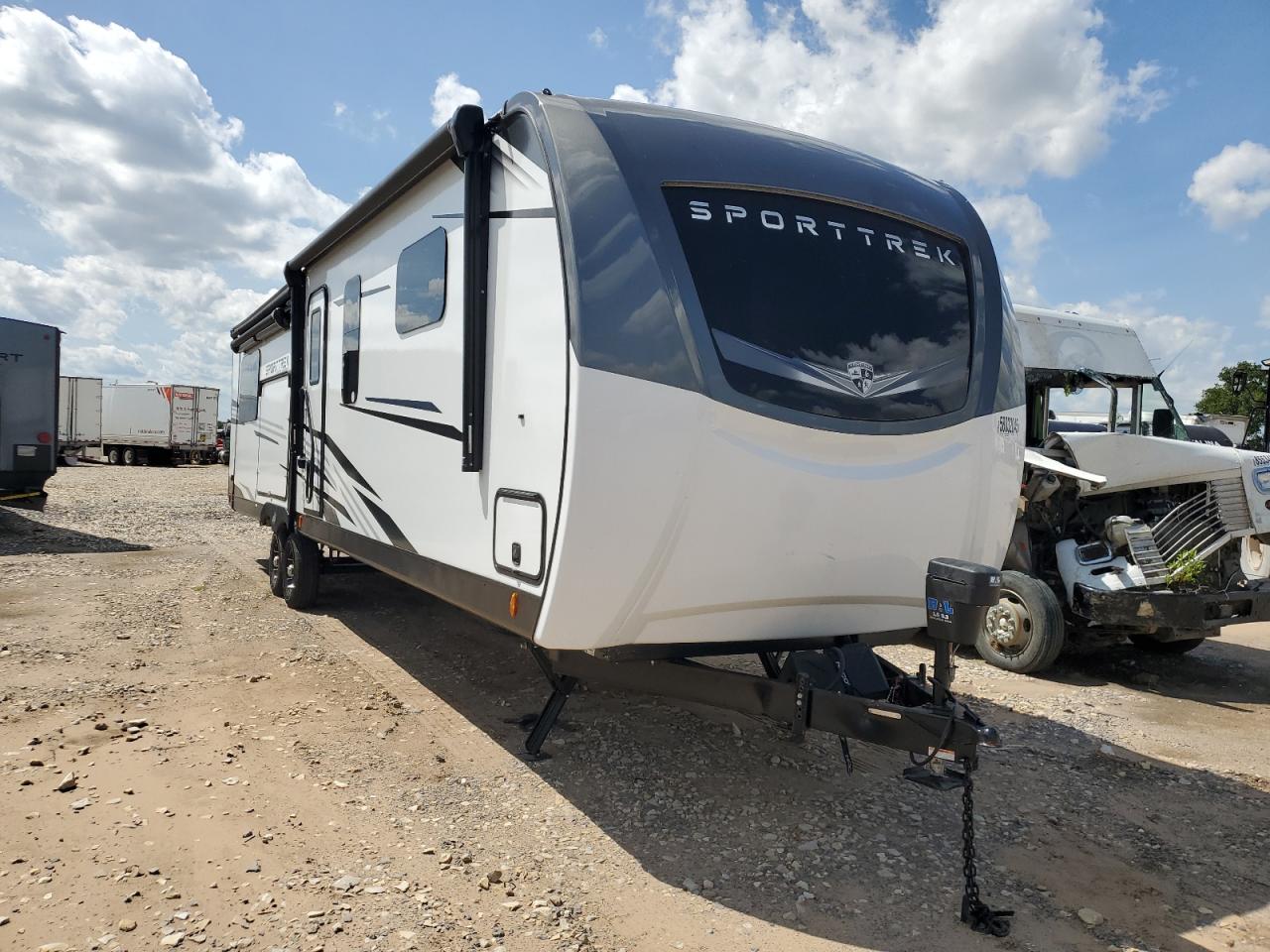2025 Kz Sporttrek for Sale in Sikeston, MO - Rollover