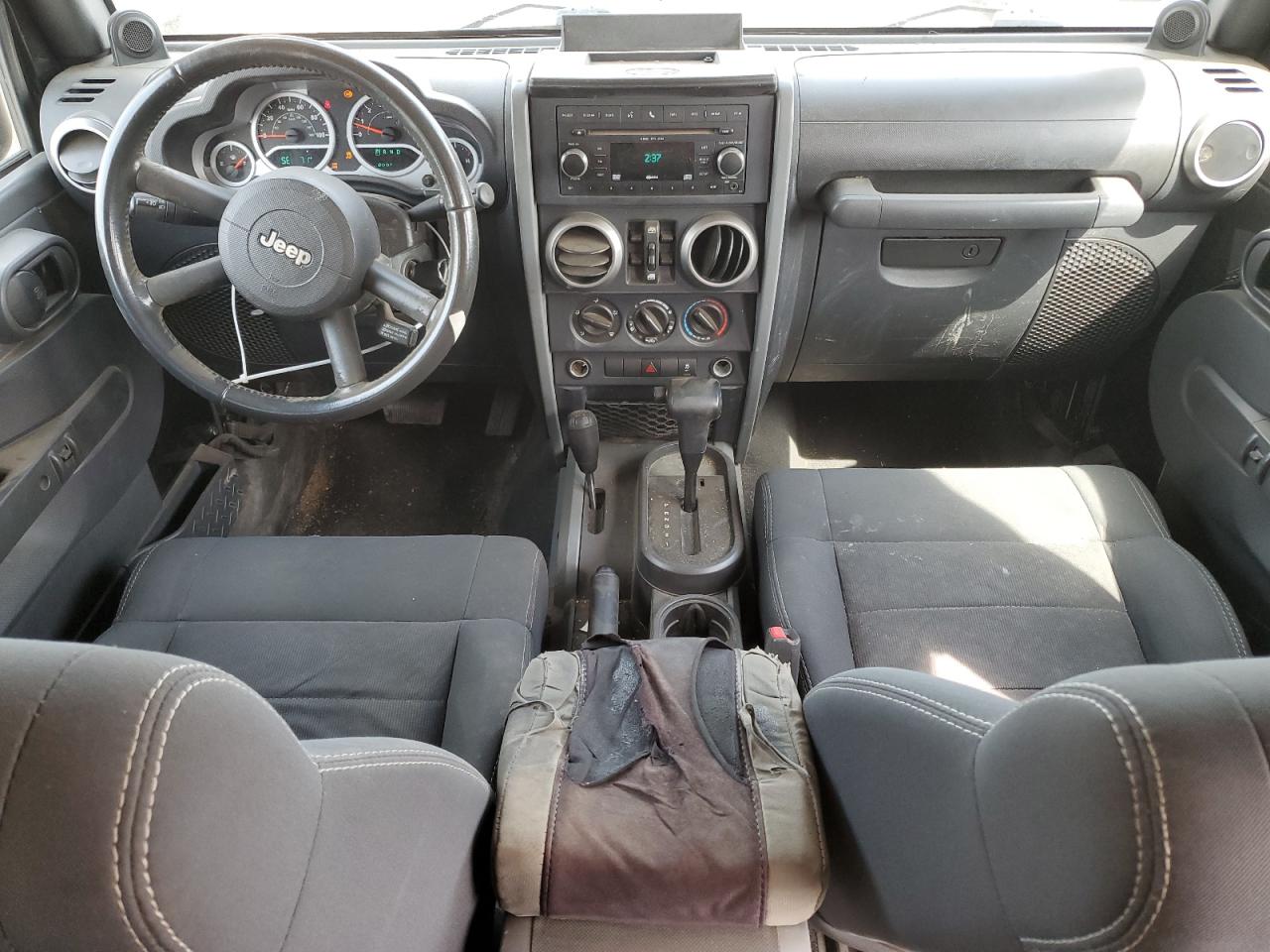 2010 Jeep Wrangler Unlimited Sport VIN: 1J4BA3H16AL225389 Lot: 57000925
