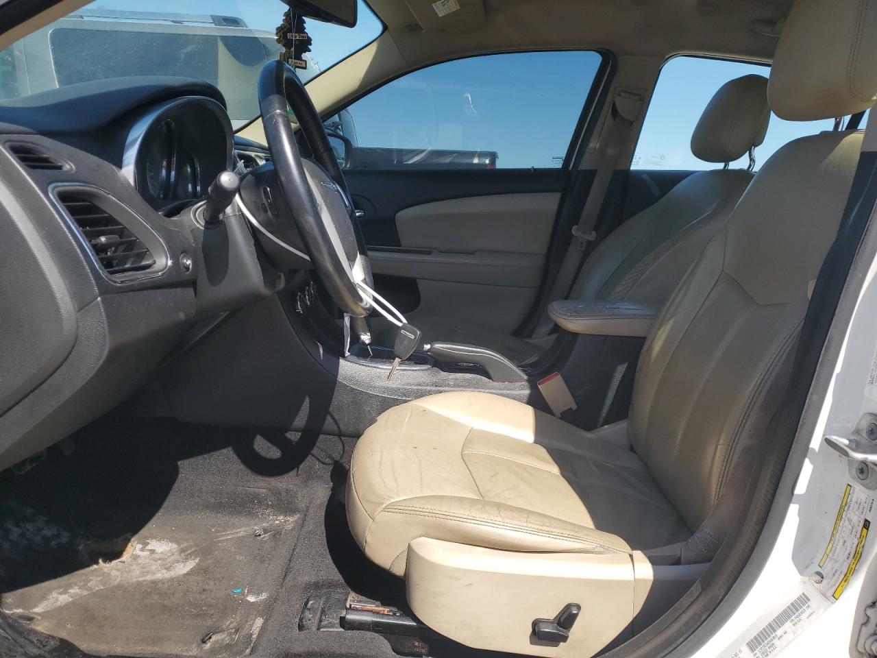 2013 Chrysler 200 Limited VIN: 1C3CCBCGXDN607819 Lot: 56354205