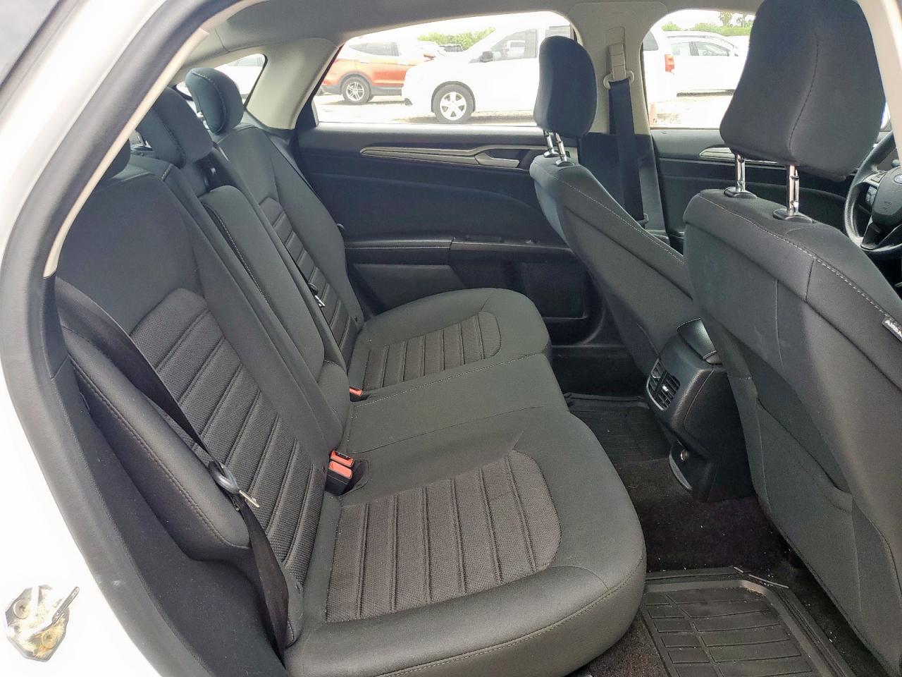 2020 Ford Fusion Se VIN: 3FA6P0LU8LR119106 Lot: 58977895