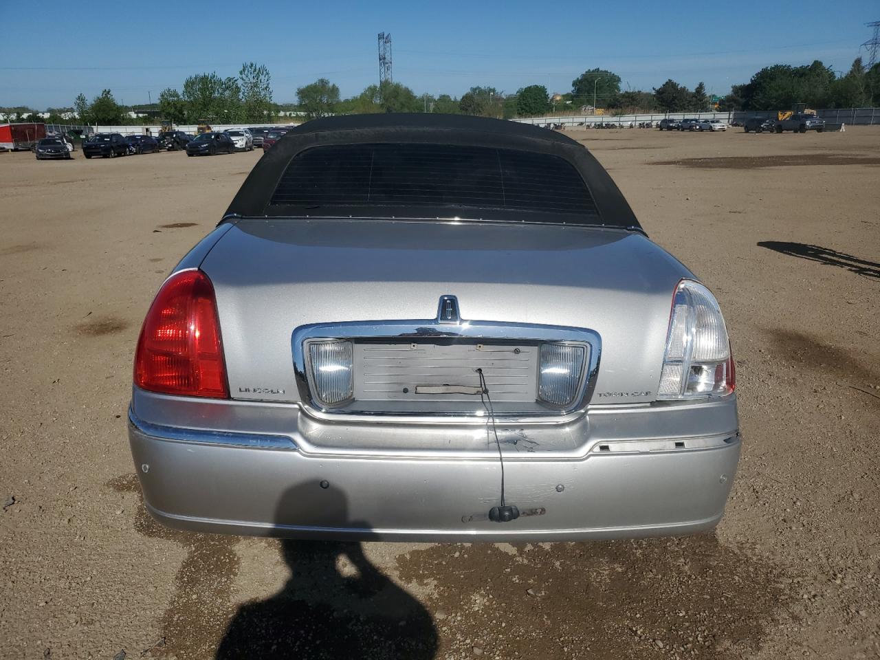 2004 Lincoln Town Car Ultimate VIN: 1LNHM83W94Y625182 Lot: 55632185