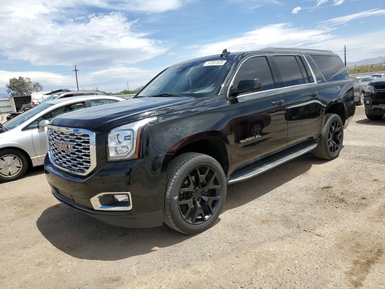 2018 Gmc Yukon Xl C1500 Slt for Sale in Tucson, AZ - Minor Dent/Scratches