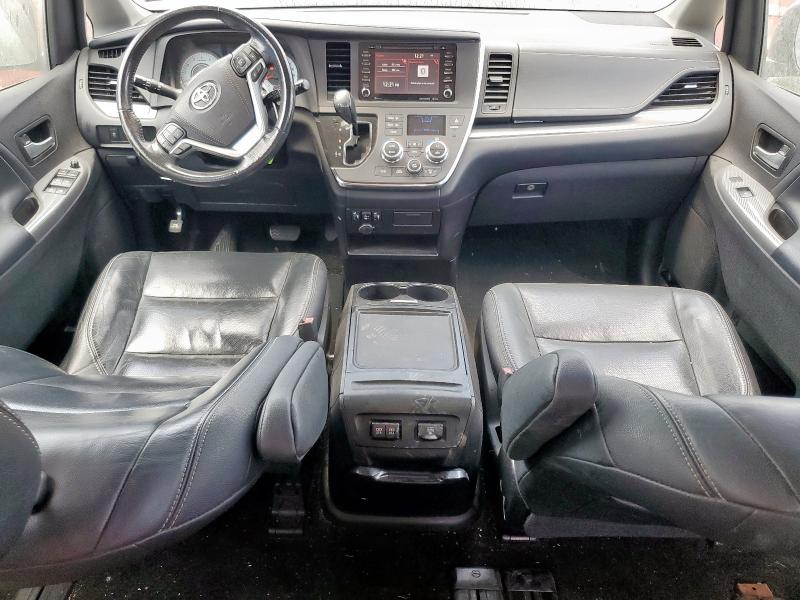  TOYOTA SIENNA 2018 Czarny