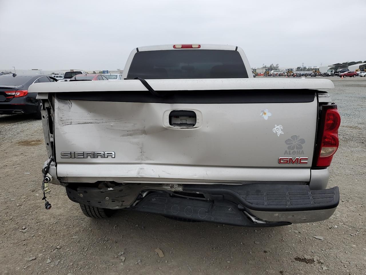 2004 GMC New Sierra C1500 VIN: 2GTEC19V241165060 Lot: 57453075