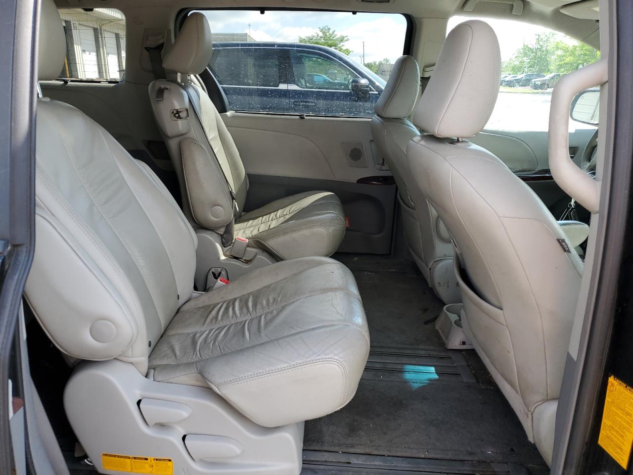 2011 Toyota Sienna Xle VIN: 5TDYK3DCXBS130631 Lot: 55741625