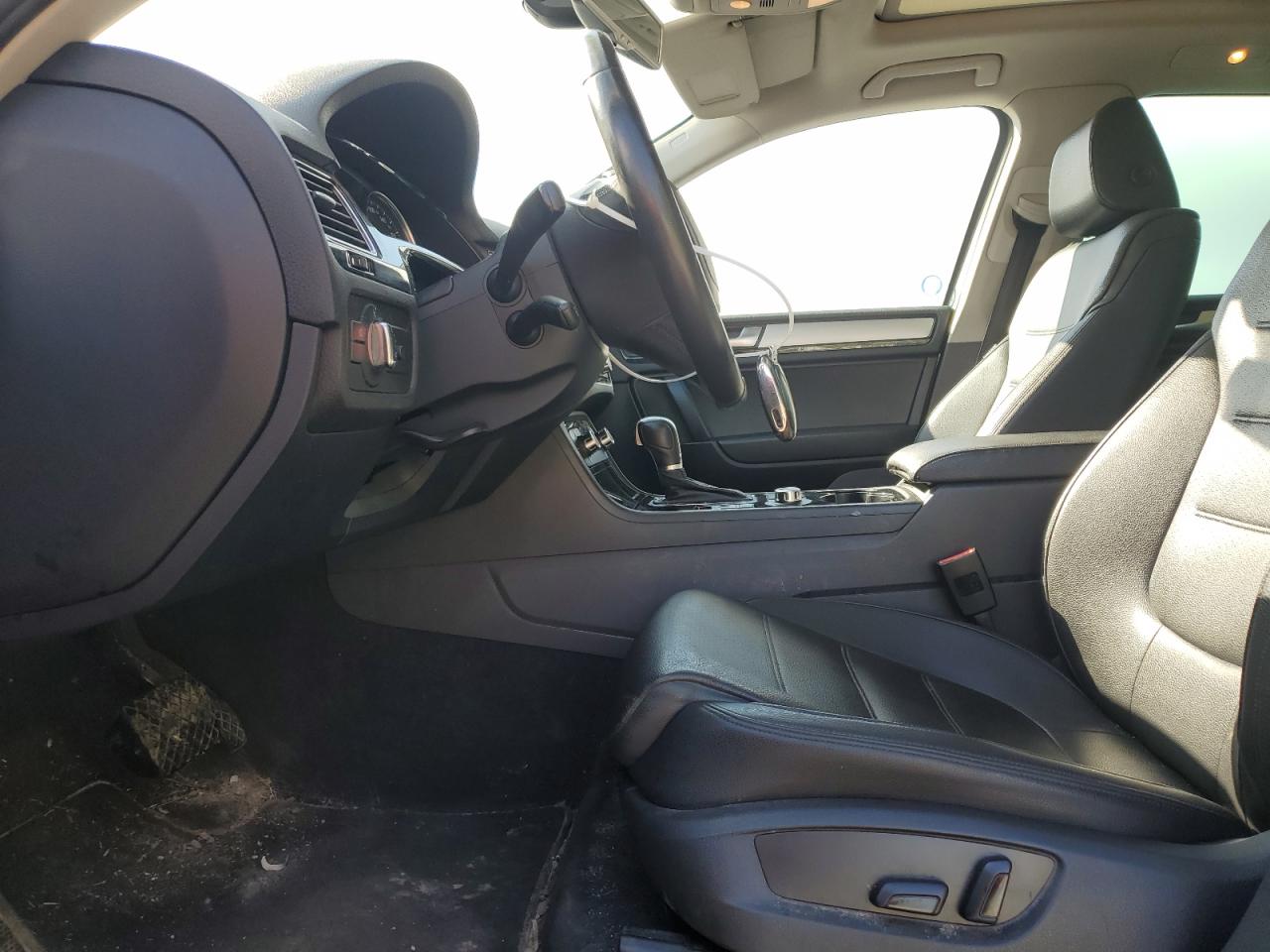 2012 Volkswagen Touareg V6 VIN: WVGEF9BP3CD011425 Lot: 53654315