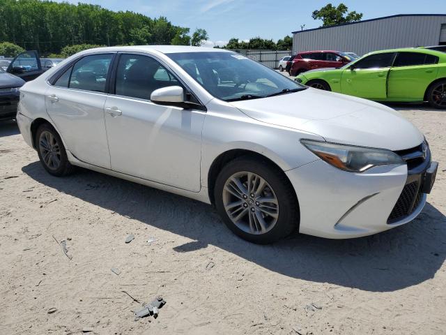  TOYOTA CAMRY 2017 Белый