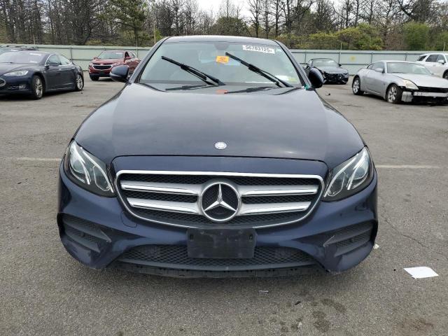 Sedans MERCEDES-BENZ E-CLASS 2017 Granatowy
