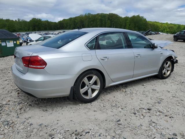  VOLKSWAGEN PASSAT 2015 Srebrny