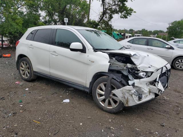  MITSUBISHI OUTLANDER 2015 Белый