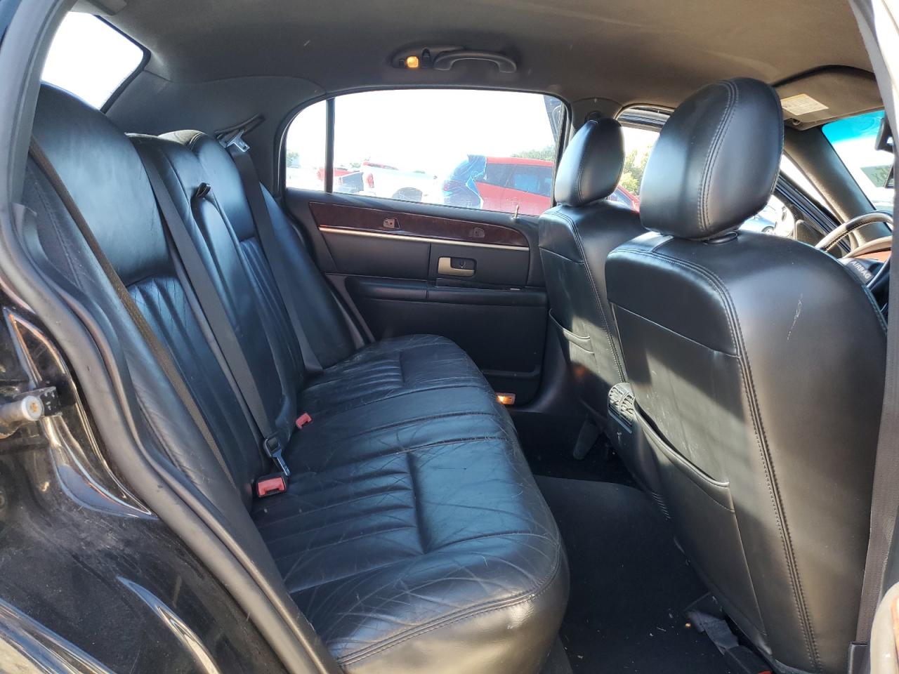 2006 Lincoln Town Car Signature VIN: 1LNHM81V96Y633439 Lot: 56548985